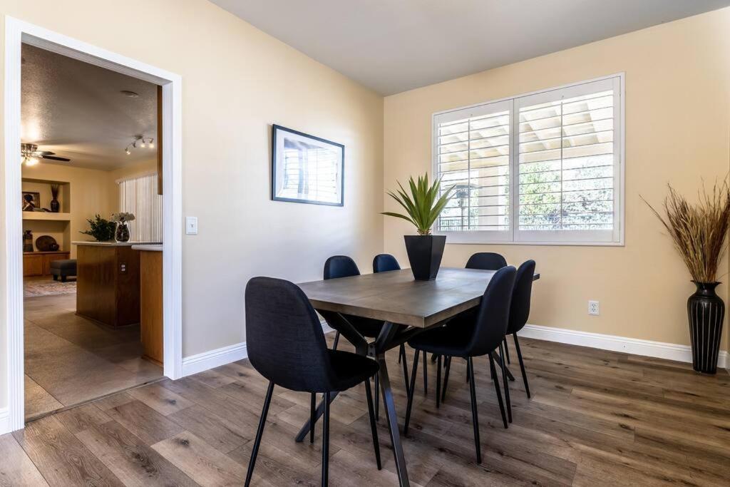 The Nest At Woodside: Lux La Getaway + Office/Spa Santa Clarita Exterior foto