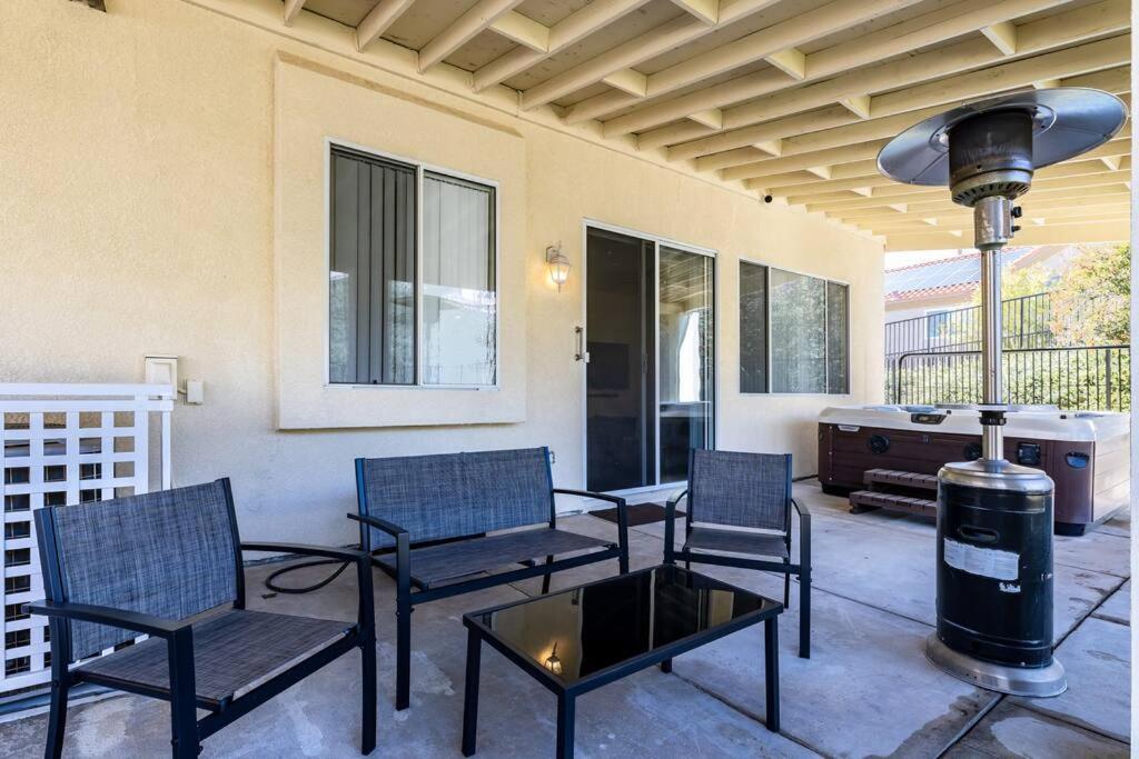 The Nest At Woodside: Lux La Getaway + Office/Spa Santa Clarita Exterior foto